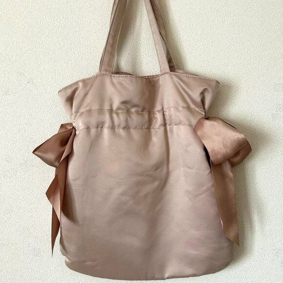 Maison de Fleur x Pompompurin Bag from Japan - Picture 2 of 10